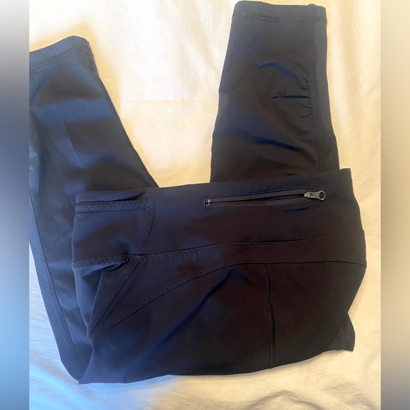 Lululemon Black Crop (Under knee) Leggings - Picture 4 of 6